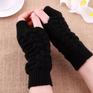 Fingerless Gloves!!